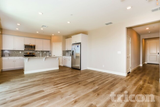 Photo - 1202 Victorian St