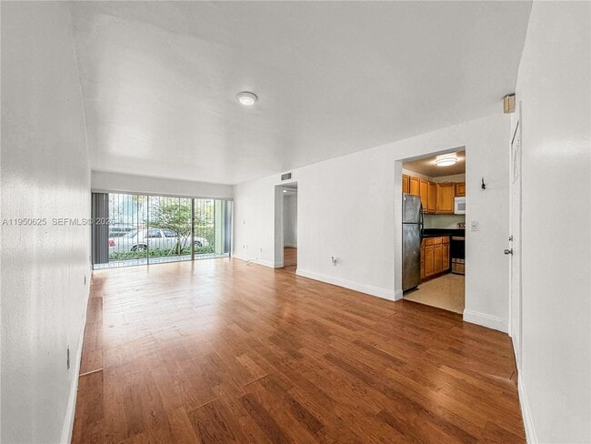 Photo - 520 NE 38th St Unit 9