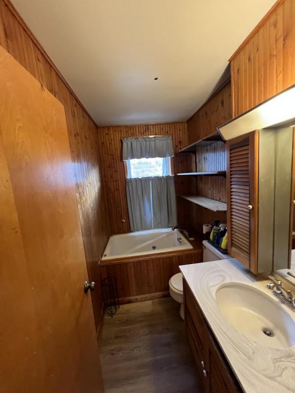Photo - 1074 Priestley Ave