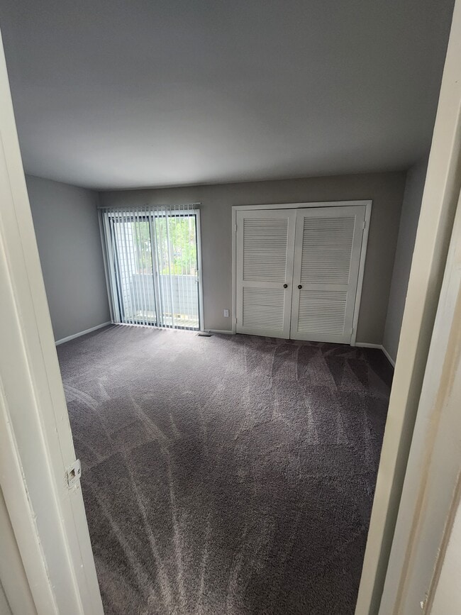 2BR, 2.5 bath- 1,301 sq ft second bedroom