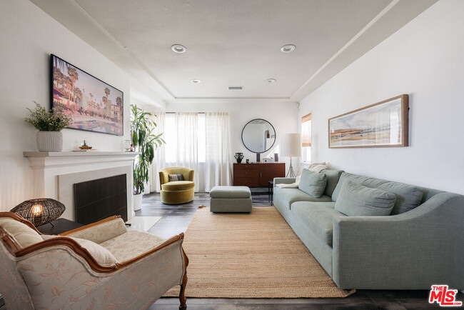 Photo - 1916 W 94th St