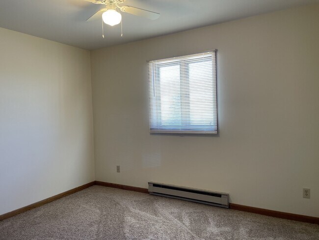 Photo - 506 S Main St