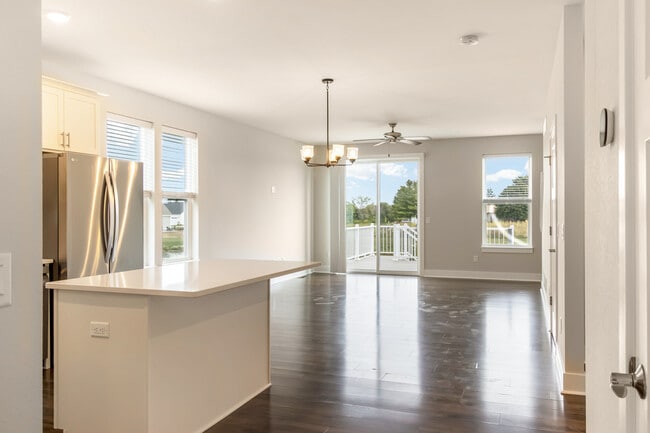 Photo - W218N16066 Tiger Lily Dr