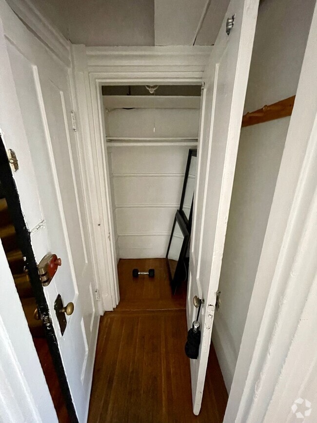 Building Photo - 45 Russell St Unit 7 Rental