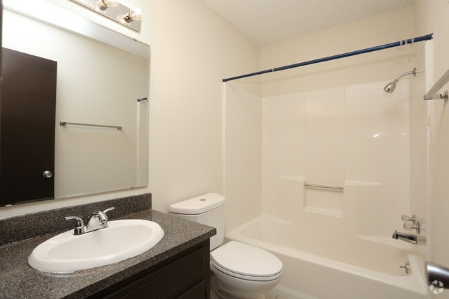 3BR, 2.5BA - 1500 SF