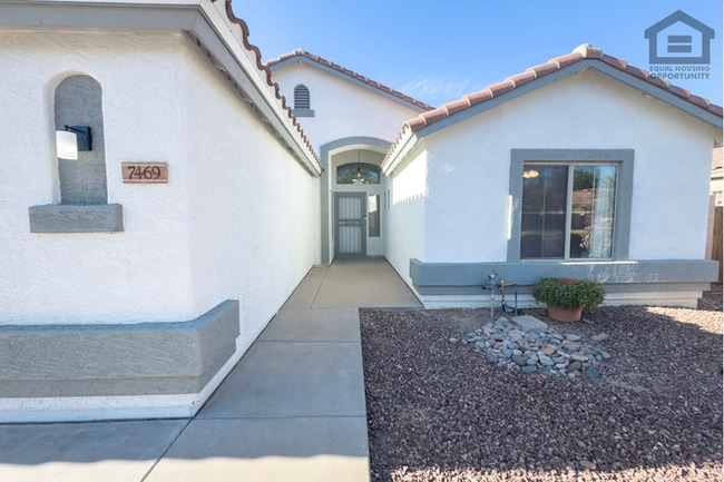 Photo - 3Bed/2Bath House at AZ-101 Loop/75th Ave! Ready for Immediate Move-In! -- HOME OFFICE!