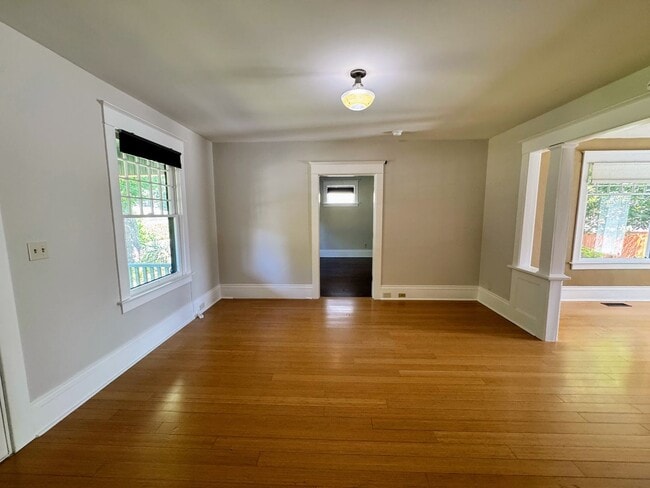 Photo - Beautiful 4+ Bed, 3 Bath Crafstman Home with Fenced Yard near St. Johns