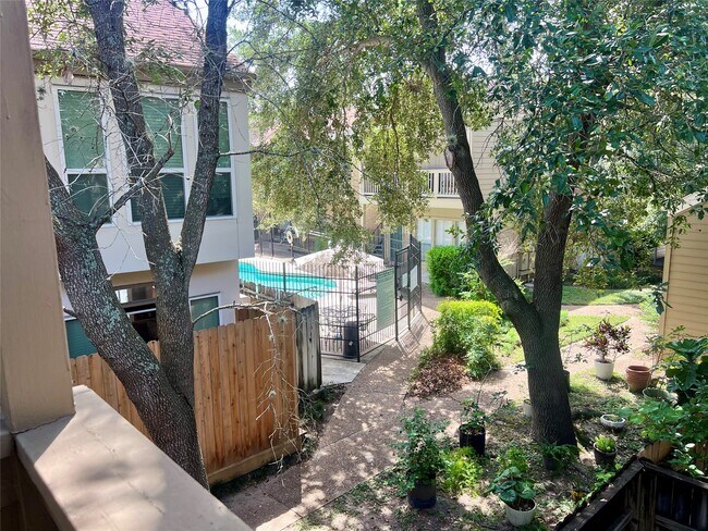 Photo - 2100 Tanglewilde St Unit 536