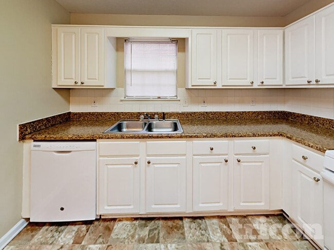 Photo - 6405 Cardiff Ln