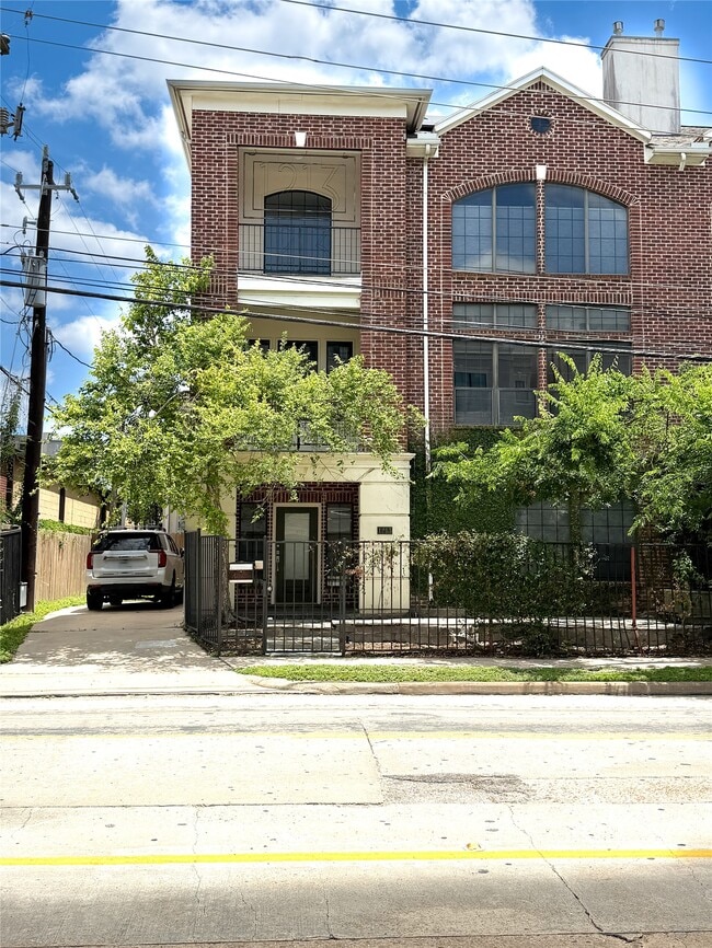 Photo - 1213 Dunlavy St