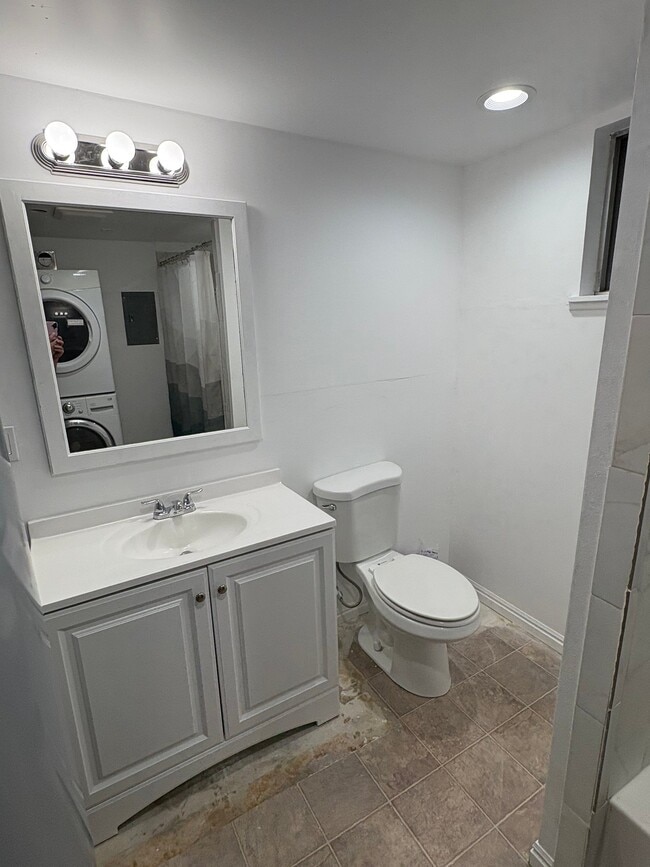 529 W 1600 S Unit Downstairs