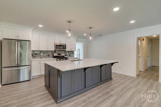 Photo - 625 Stuart St