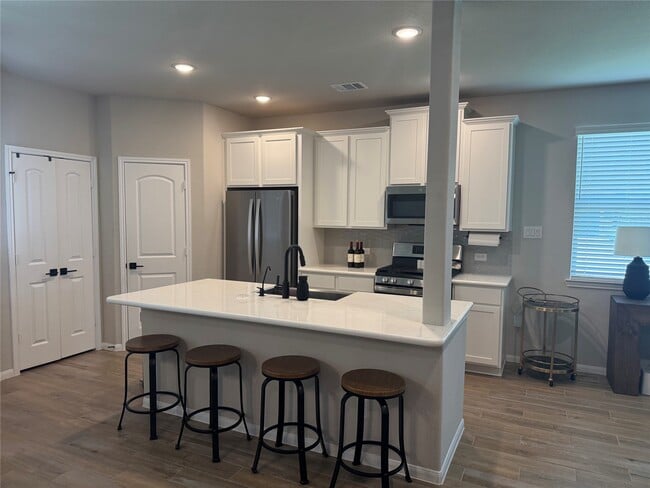 Photo - 5504 Hyde Park Dr