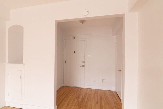 Photo - 10 Rosemount Unit 210