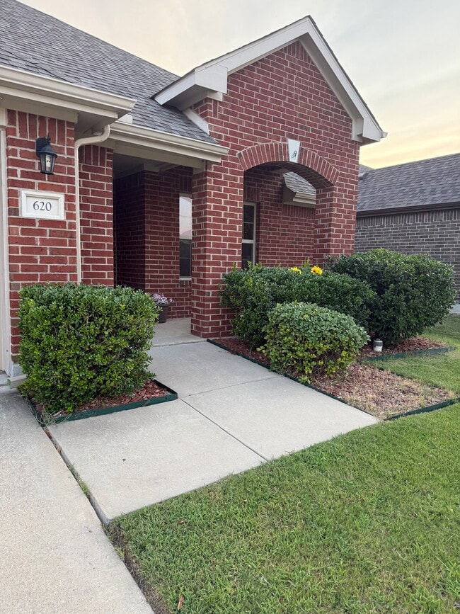 Building Photo - 620 Fossil Creek Dr