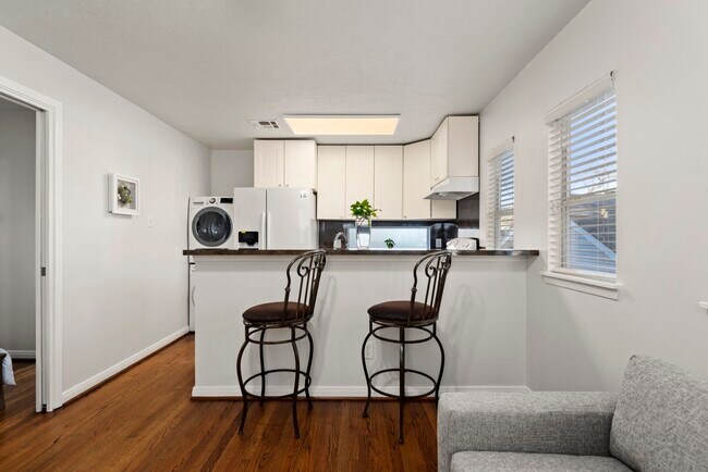 Photo - 533 Granberry St