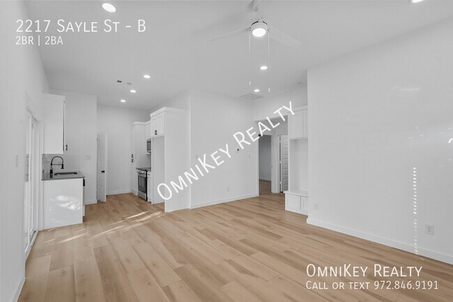 Photo - 2217 Sayle St Unidad B