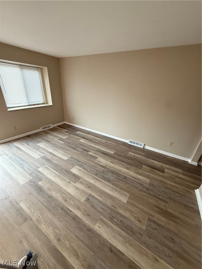 Photo - 6136 Clingan Rd