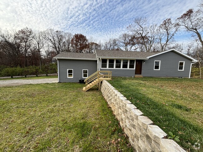 Building Photo - 2875 Bartruff Ln Unit A Rental