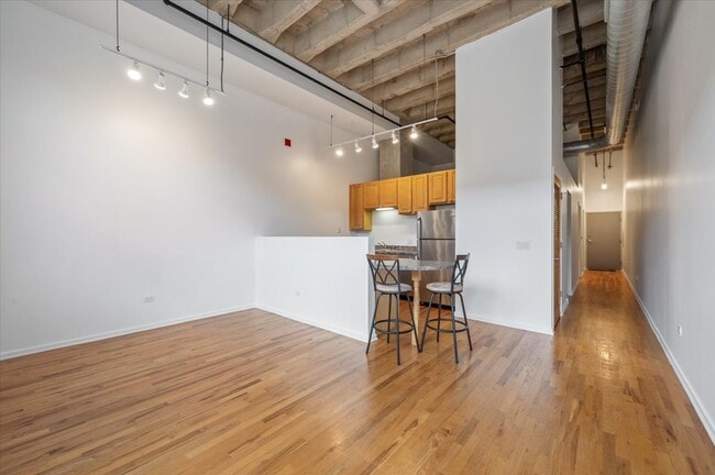 Photo - 1645 W Ogden Ave Unit 309