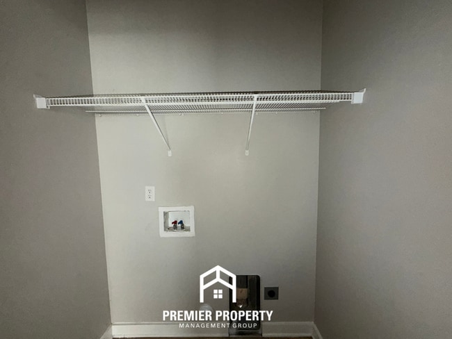 Photo - 265 Hathaway Ln