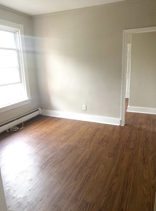 Photo - 89 Hamlet Ave