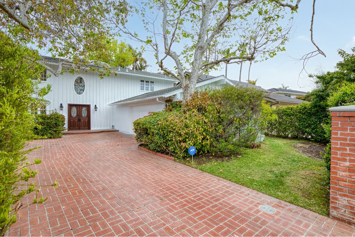 Photo - 16842 Harkness Cir House