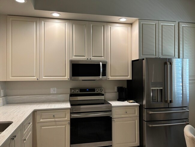 Photo - 33 Harbour Isle Dr W Unit 303