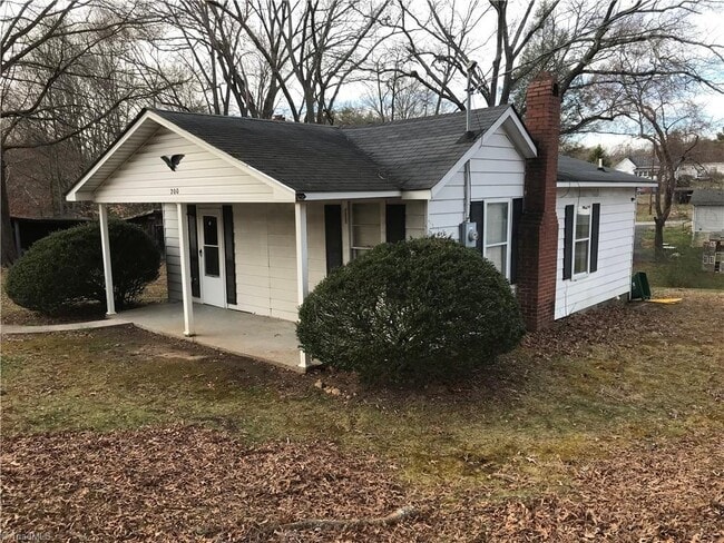 Building Photo - 200 Haywood St