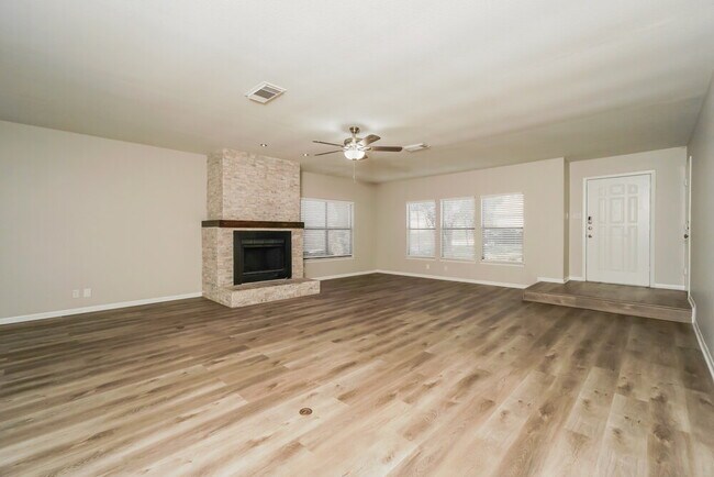 3438 Maitland
