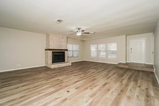 Photo - 3438 Maitland