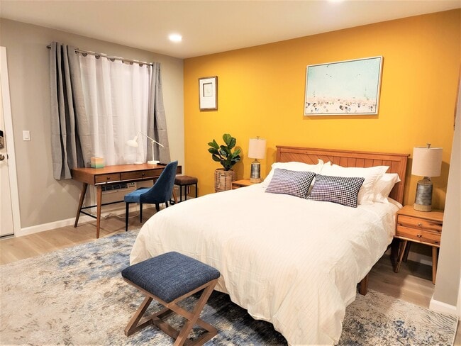 Photo - 2802 Lakeshore Blvd Unidad #7