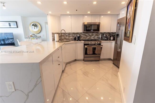 Photo - 7601 E Treasure Dr Unit 7601 E Treasure Dr  2111