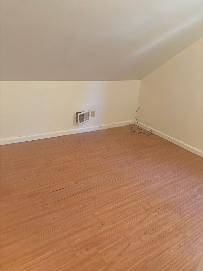 Photo - 3bd Single Fleet/Harvard Cash Pay/Section 8