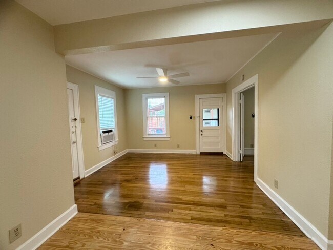 Photo - 805 E 47th St Unit #A