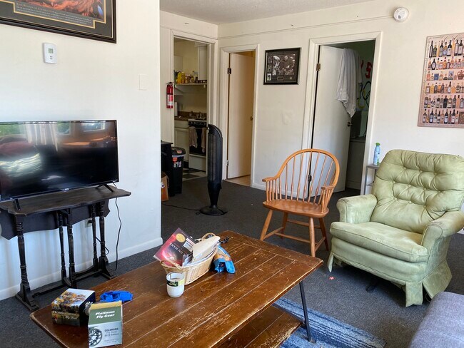 27 Hickok Pl