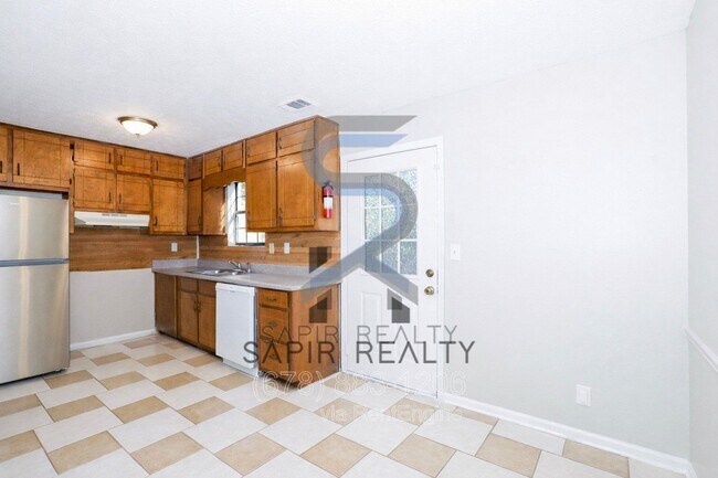 Photo - 320 Sprucewood Ct