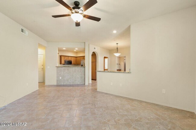 2550 E River Rd Unit 4103