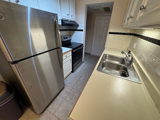 Photo - Spacious single bedroom condo in SE Denver