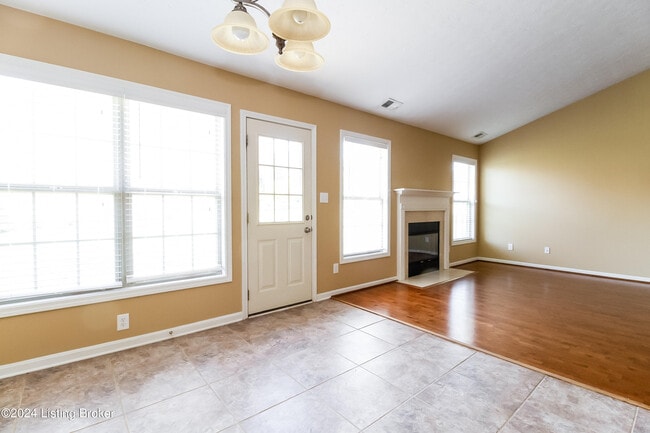 Photo - 1911 Belay Way