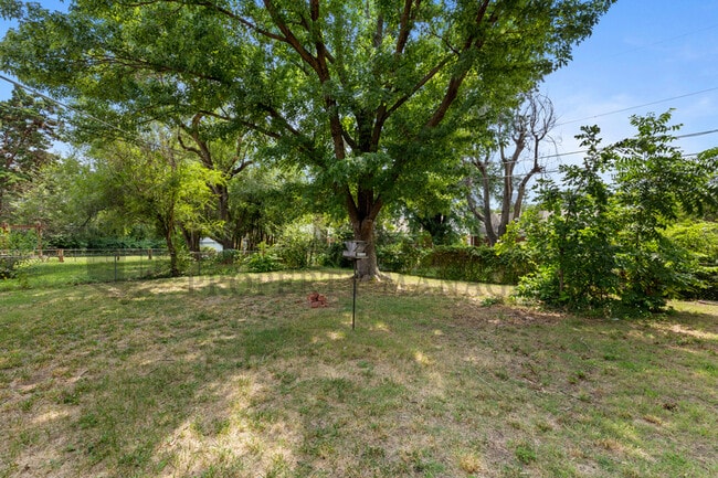 Photo - 1719 S Woodlawn St