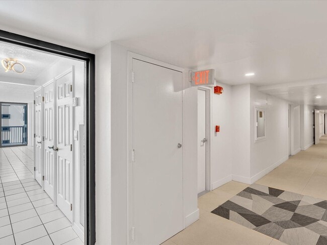 Photo - 2655 Collins Ave Unit 1710