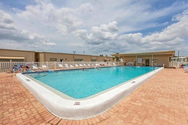 Photo - 4108 10th St Ct E