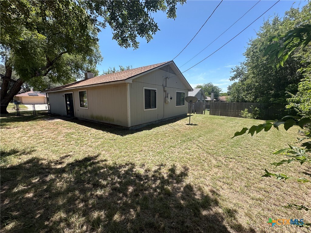 Photo - 2211 Barry Dr House