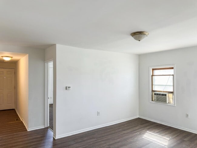 Photo - 14 N River St