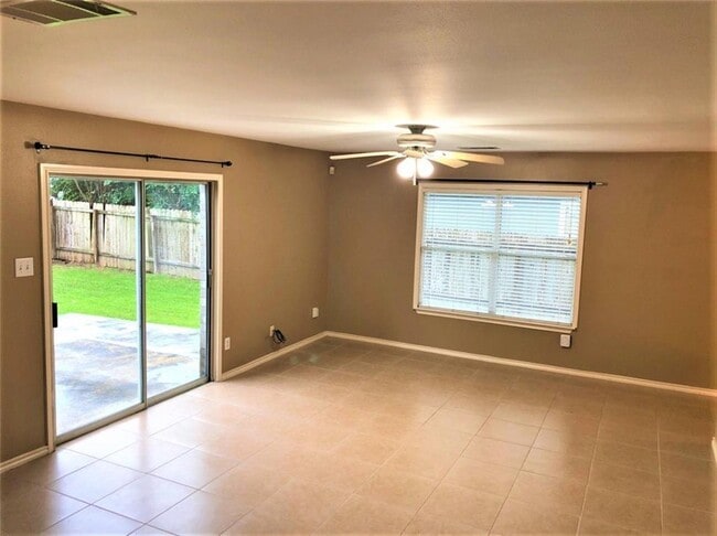 Photo - 3627 Bass Loop