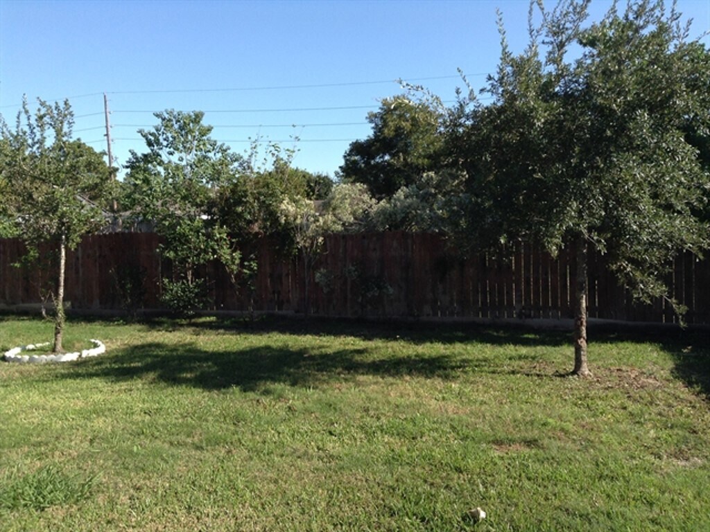 Photo - 2210 2 Trail Dr