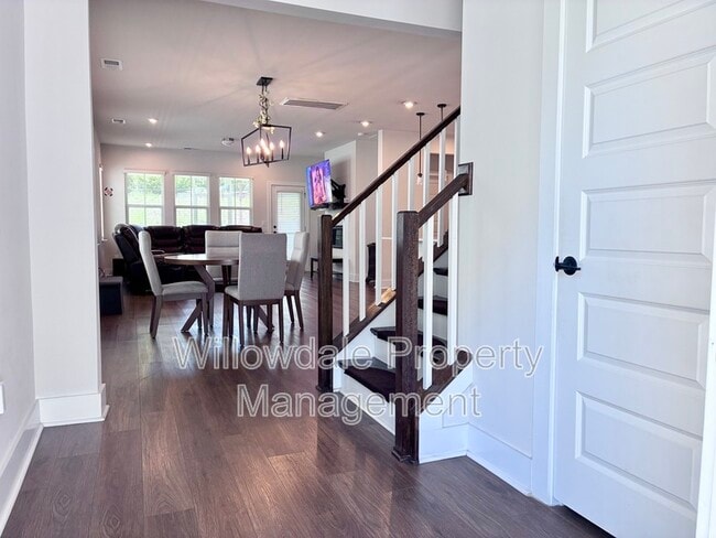Photo - 2033 Florine Dr