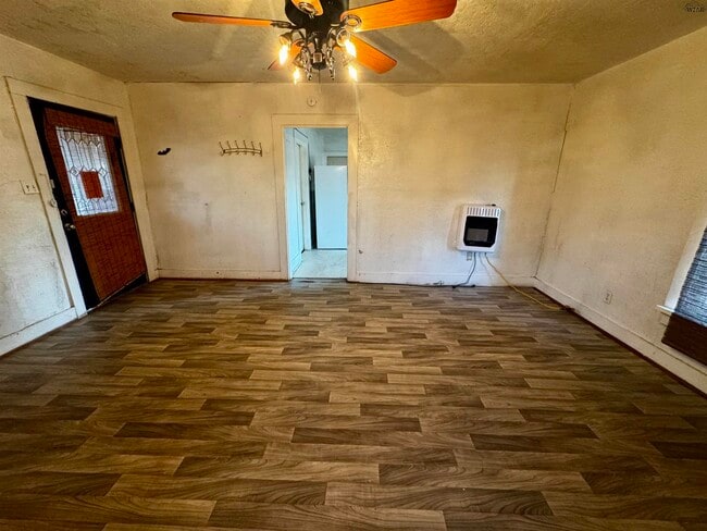 Photo - 512 N Lamar St