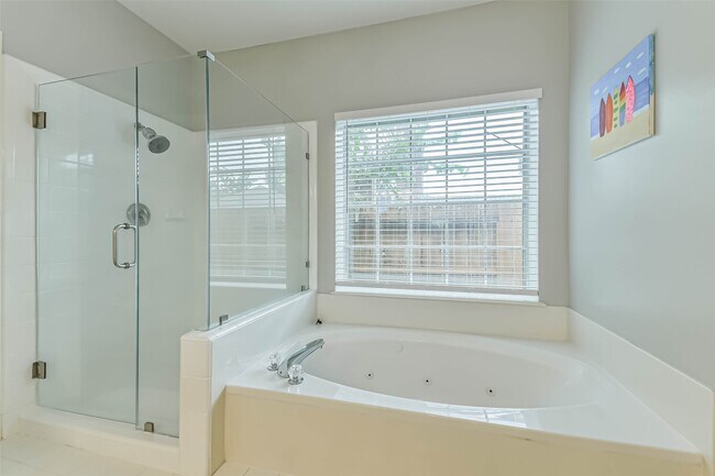 Photo - 13023 Dogwood Blossom Trail